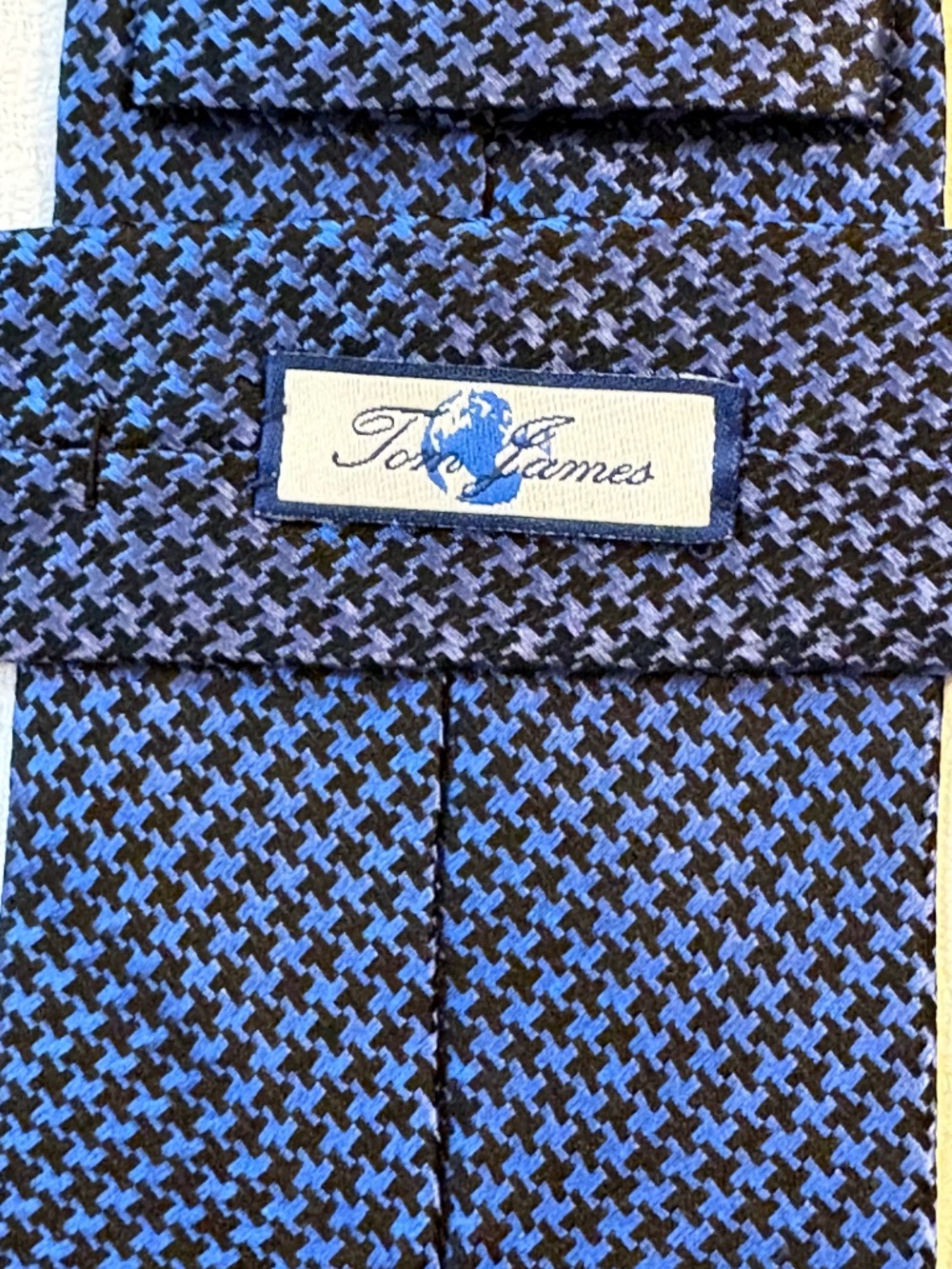 Tom James Royal Blue Black Houndstooth Silk Tie 3.25”